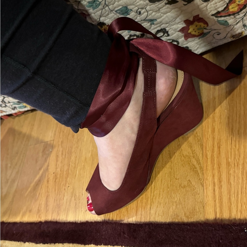 Loft Peep toe Wedges